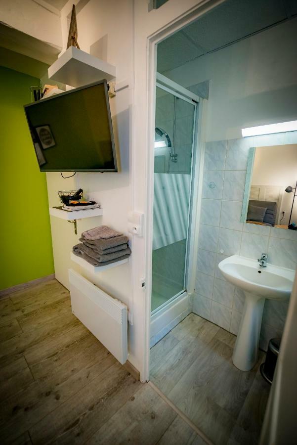 Apartamento CHEVAL DE TROYES - Ecrin de calme - HYPER CENTRE Exterior foto